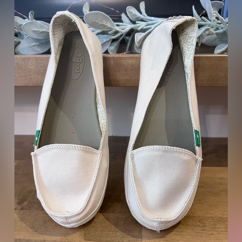 Sanuk Cream Canvas Casual Slip-On Moccasin Shoes Size 8 US